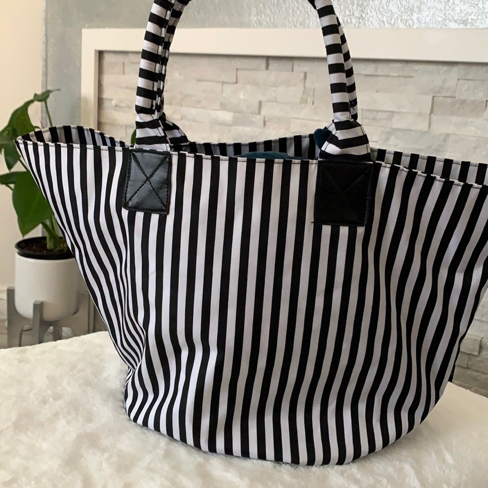BEACH TOTE